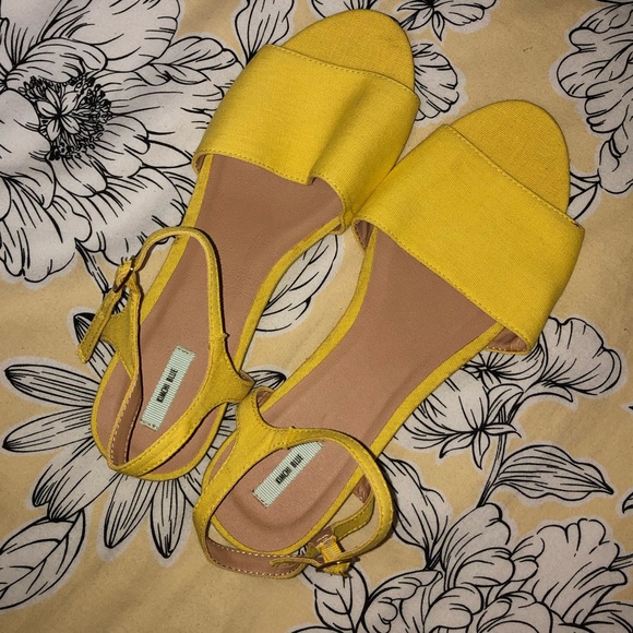 ❌SOLD❌ 💝 Kimchi Blue Sandals - Picture 2 of 4